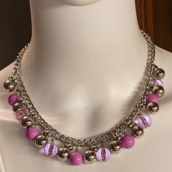 Beautifull purple, sold clear, silver, bead statement necklace - Picture 6 of 13